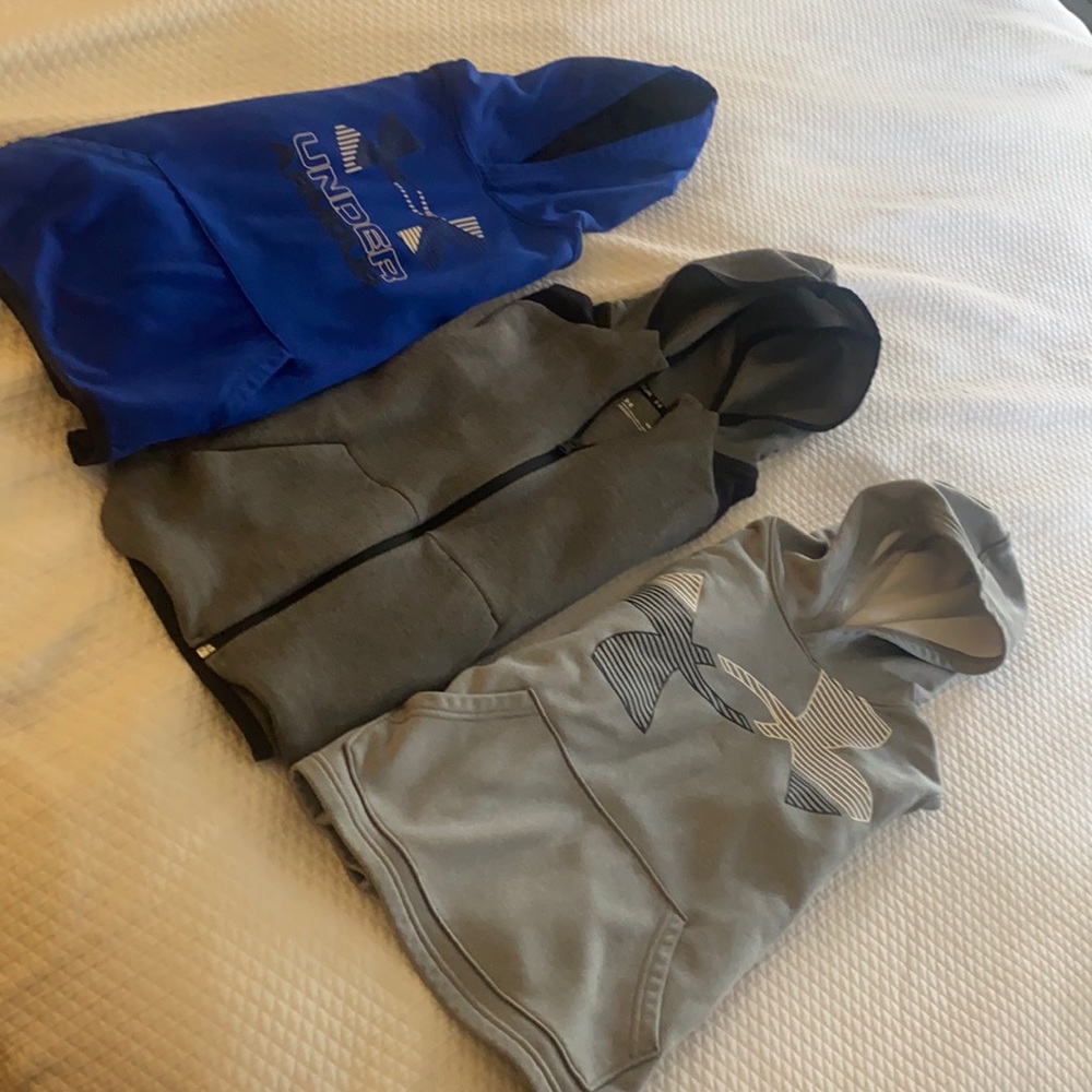 3 Youth Medium Under Armour hooded sweatshirts